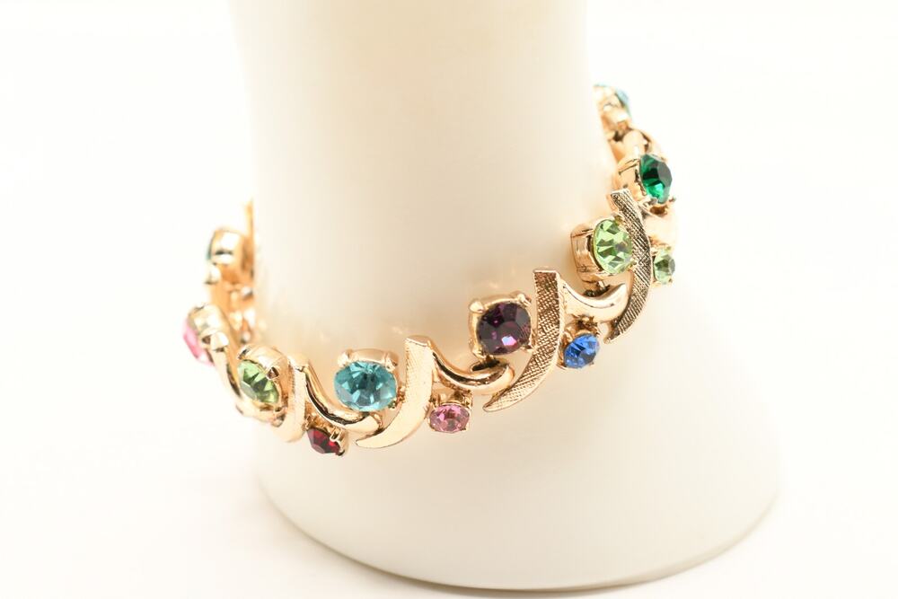 Vintage ART Arthur Pepper Multicolor Rhinestone Bracelet Gold Tone 7 Inch